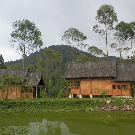 Villa Kampung Karuhun Sutan Raja Bandung Ngoại thất bức ảnh