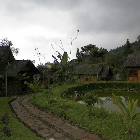 Villa Kampung Karuhun Sutan Raja Bandung Ngoại thất bức ảnh