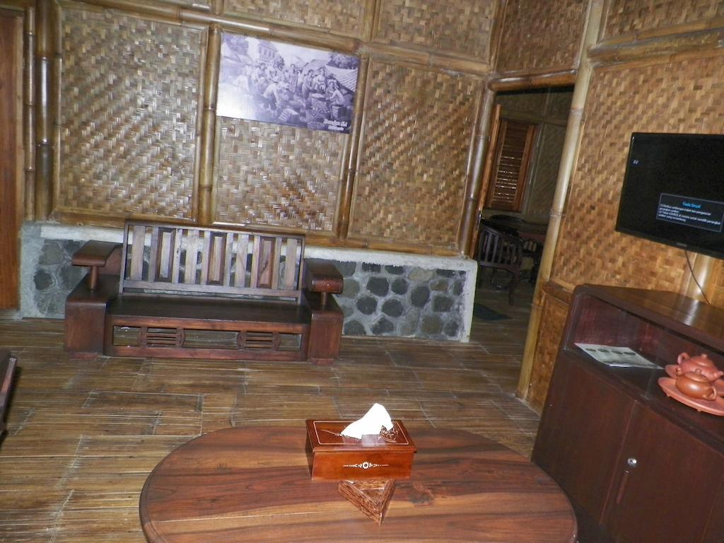 Villa Kampung Karuhun Sutan Raja Bandung Phòng bức ảnh