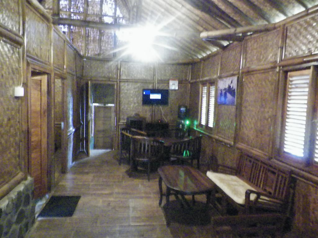 Villa Kampung Karuhun Sutan Raja Bandung Phòng bức ảnh
