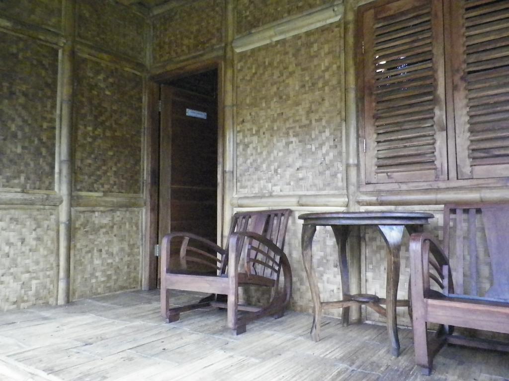 Villa Kampung Karuhun Sutan Raja Bandung Phòng bức ảnh