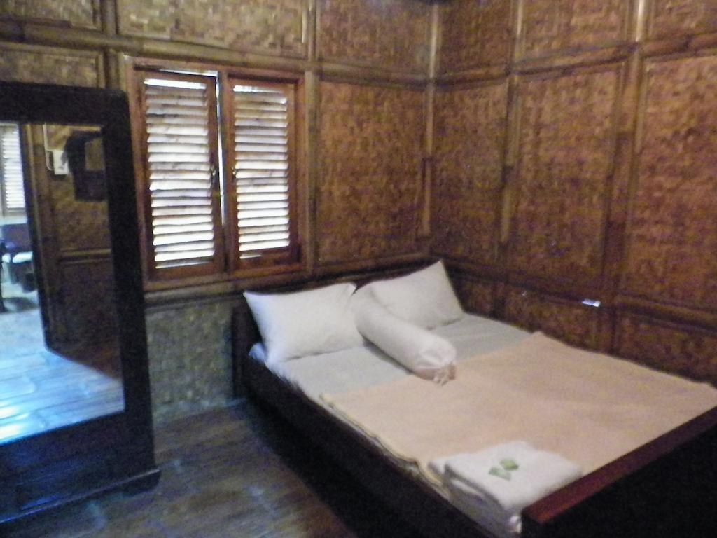 Villa Kampung Karuhun Sutan Raja Bandung Phòng bức ảnh