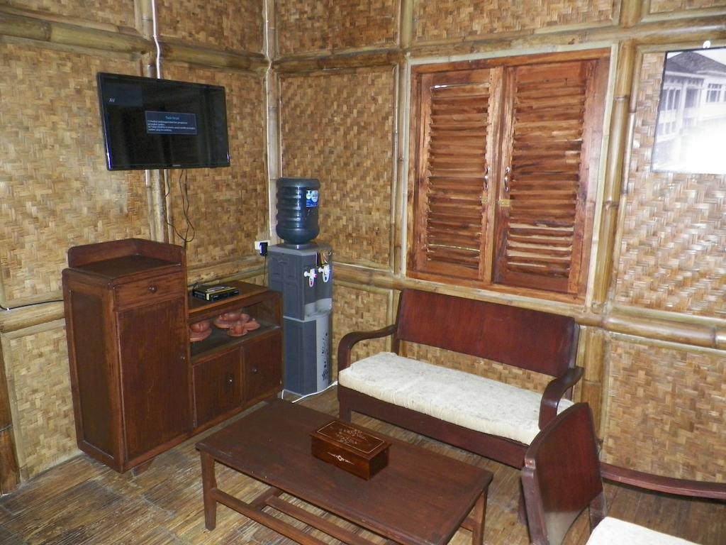 Villa Kampung Karuhun Sutan Raja Bandung Phòng bức ảnh