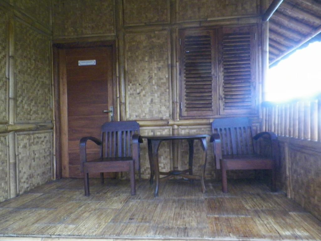 Villa Kampung Karuhun Sutan Raja Bandung Phòng bức ảnh