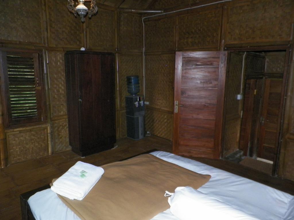 Villa Kampung Karuhun Sutan Raja Bandung Phòng bức ảnh