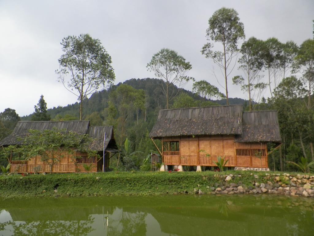 Villa Kampung Karuhun Sutan Raja Bandung Ngoại thất bức ảnh