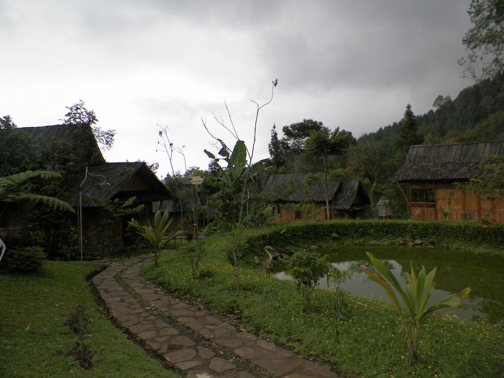Villa Kampung Karuhun Sutan Raja Bandung Ngoại thất bức ảnh
