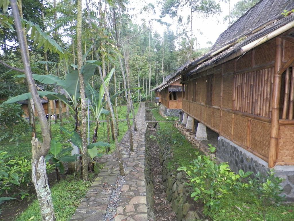 Villa Kampung Karuhun Sutan Raja Bandung Ngoại thất bức ảnh
