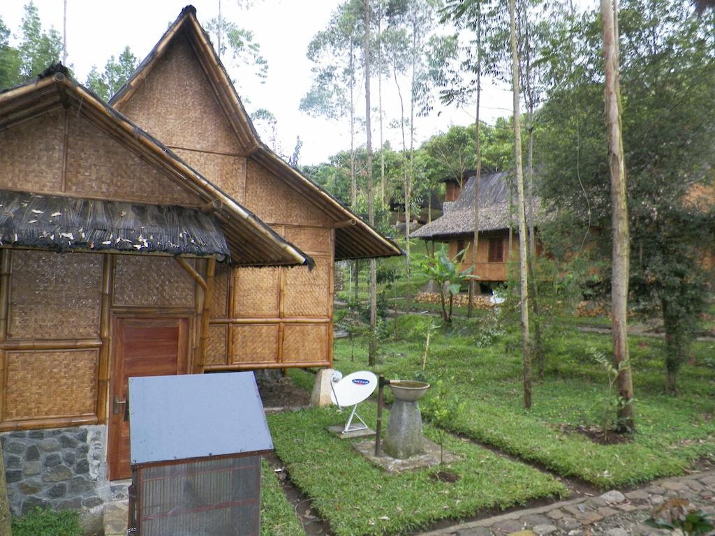 Villa Kampung Karuhun Sutan Raja Bandung Ngoại thất bức ảnh