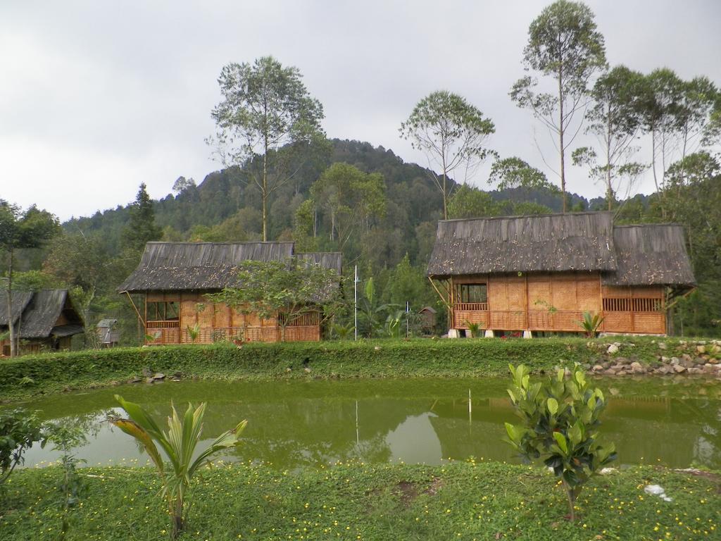 Villa Kampung Karuhun Sutan Raja Bandung Ngoại thất bức ảnh