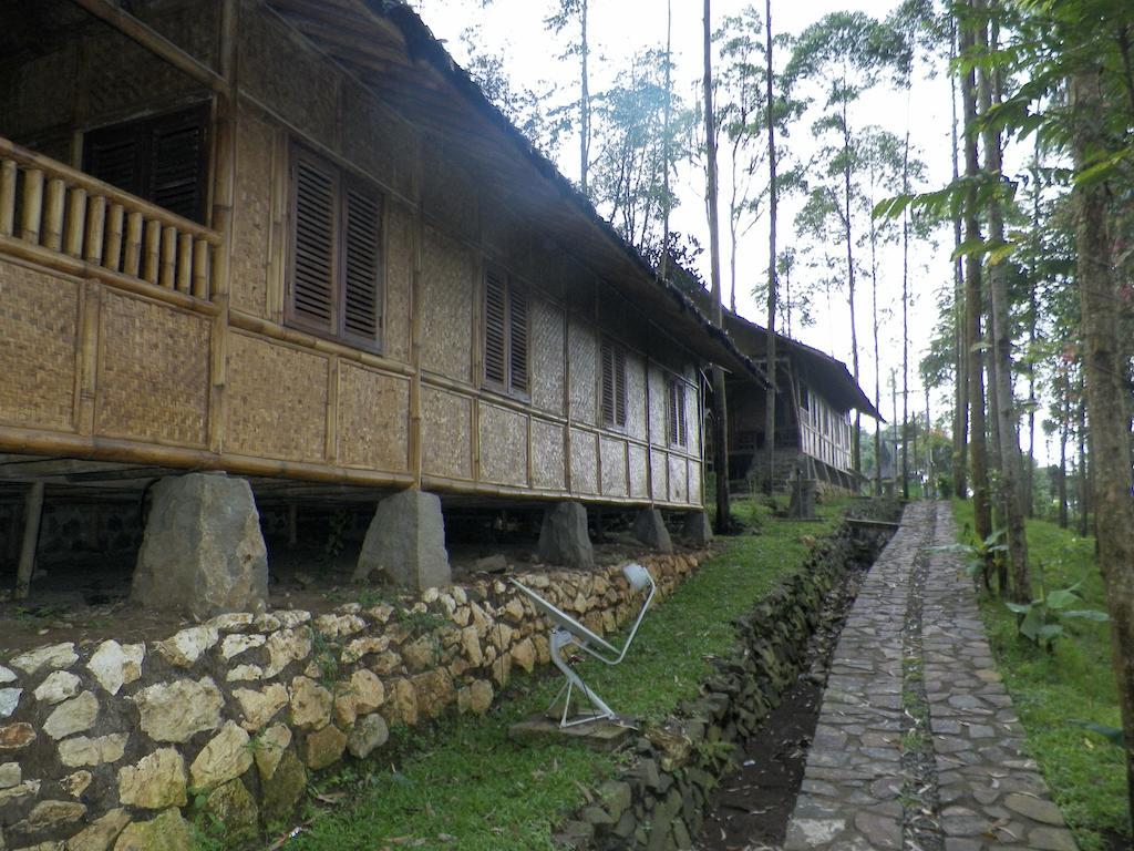Villa Kampung Karuhun Sutan Raja Bandung Ngoại thất bức ảnh